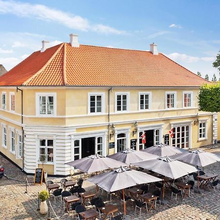 Hotel Pa Torvet Ærøskøbing Buitenkant foto