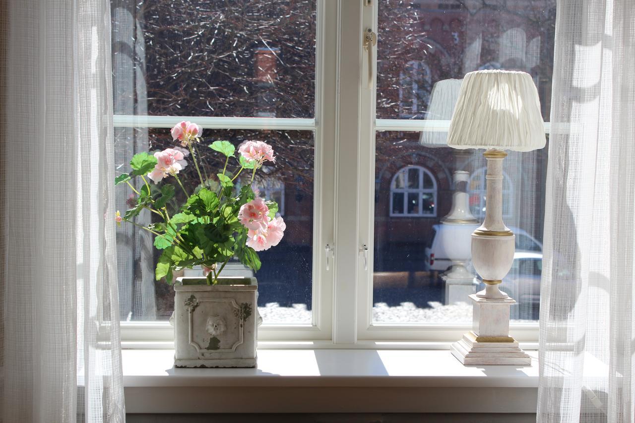 Hotel Pa Torvet Ærøskøbing Buitenkant foto