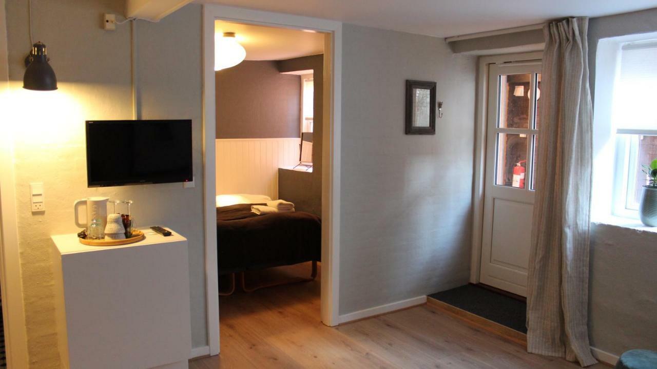 Hotel Pa Torvet Ærøskøbing Buitenkant foto